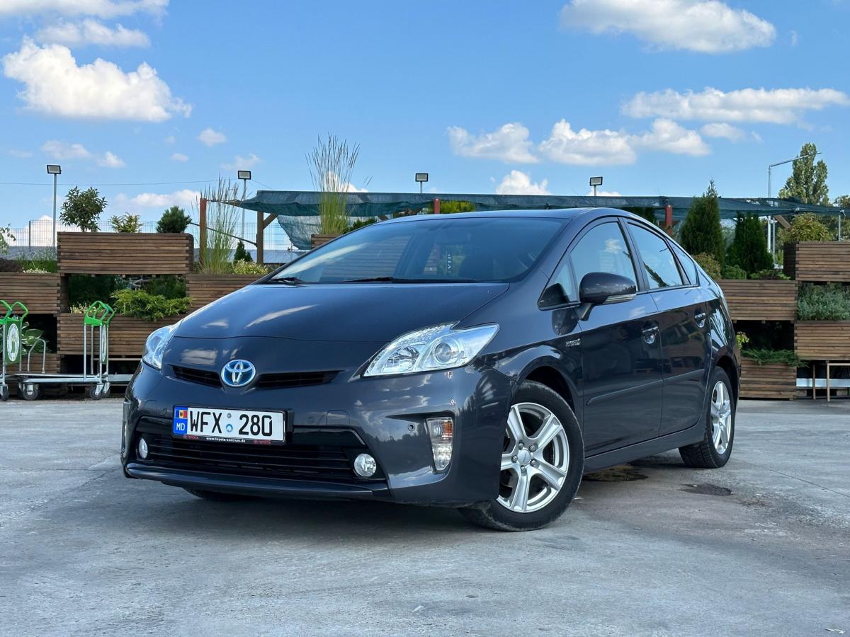 Toyota Prius 30