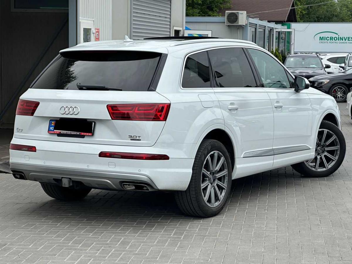 Audi Q7-(7 Locuri)