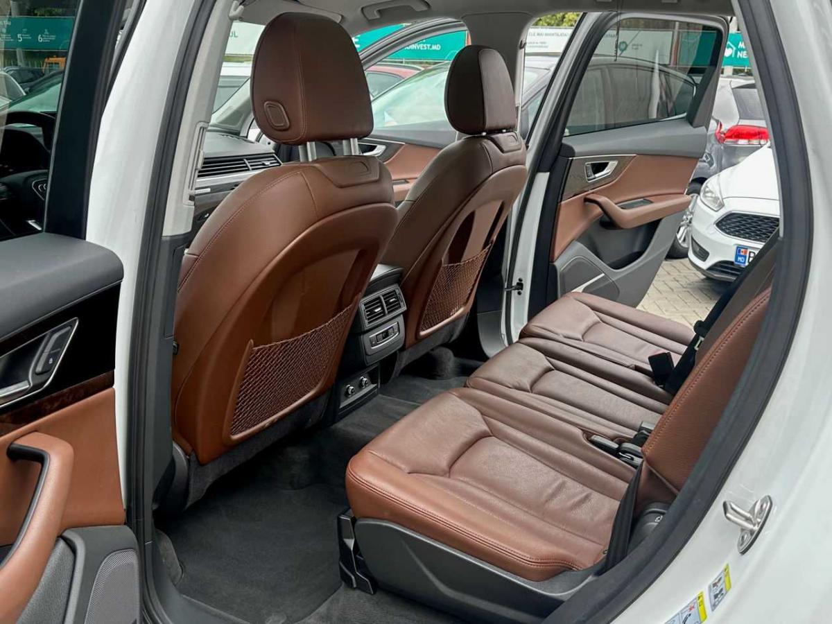 Audi Q7-(7 Locuri)